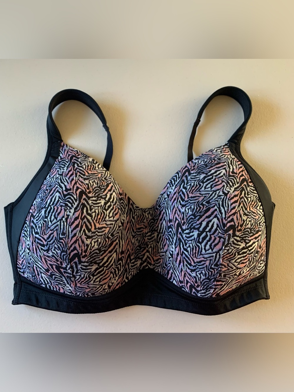 Rhonda Shear 9409 Wireless Molded Cup Zebra I Print Bra Back Closure Sz XL NWOT